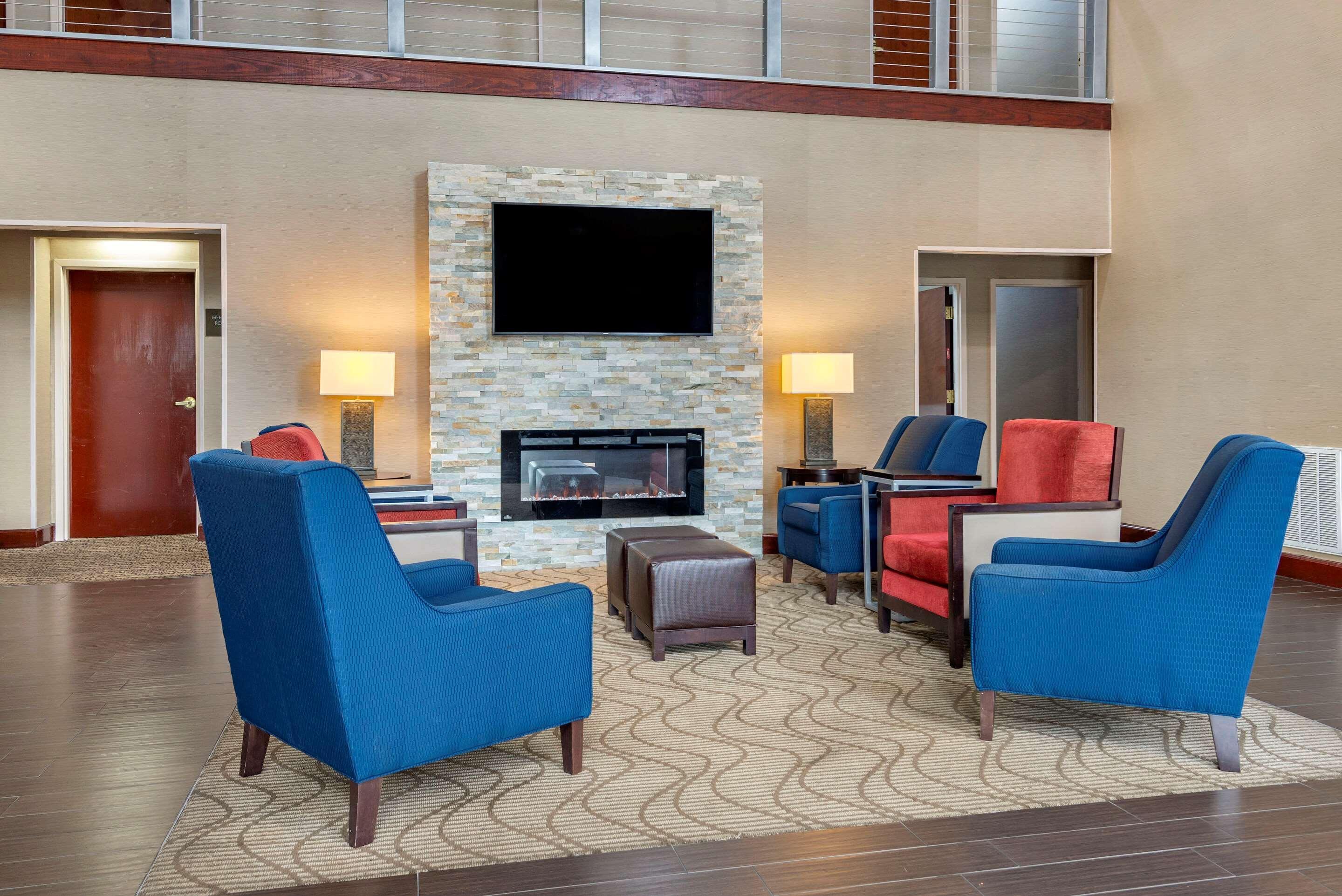 Comfort Suites Near Robins Air Force Base Warner Robins Exterior photo