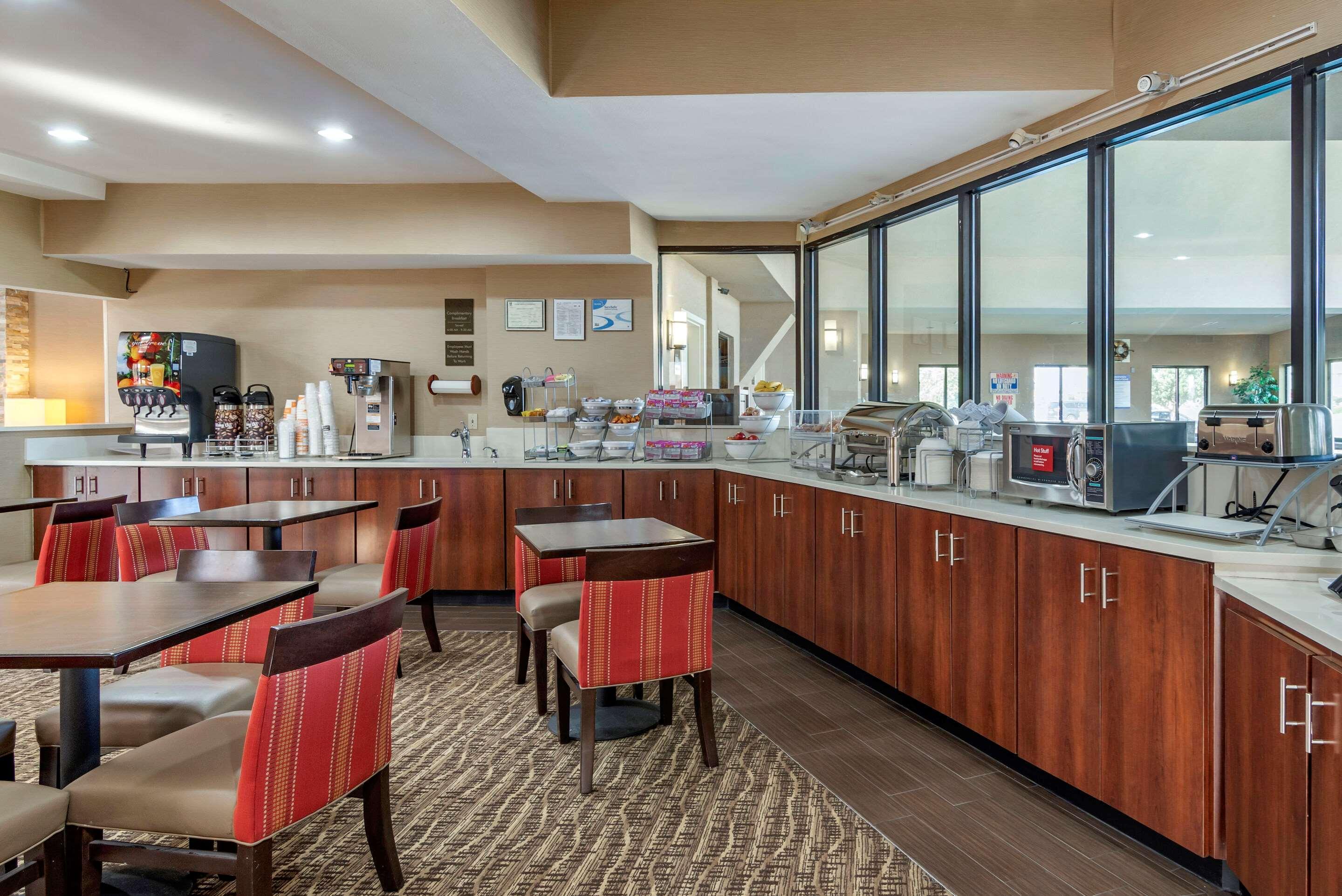 Comfort Suites Near Robins Air Force Base Warner Robins Exterior photo